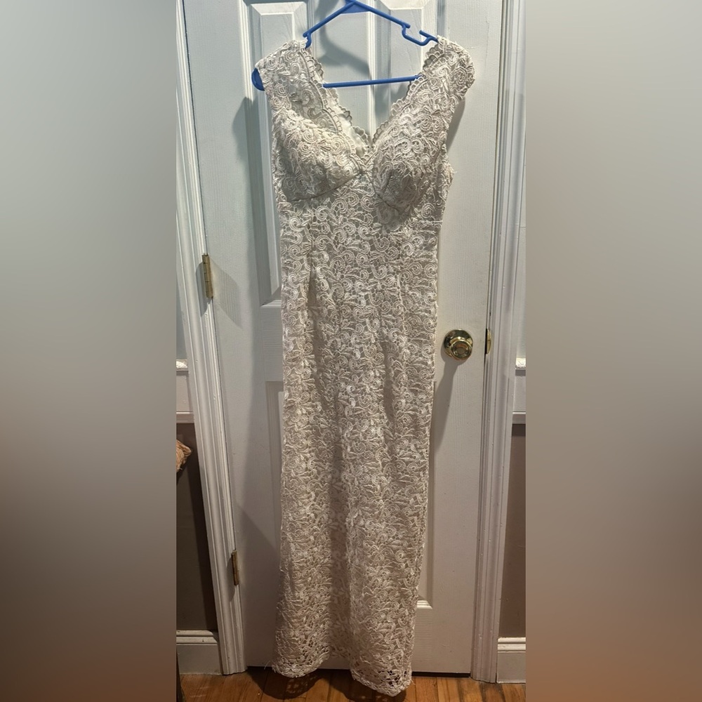Marina Dress Floor Length Ivory Lace Overlay Sz 6 Wedding‎ Back Zipper V-neck